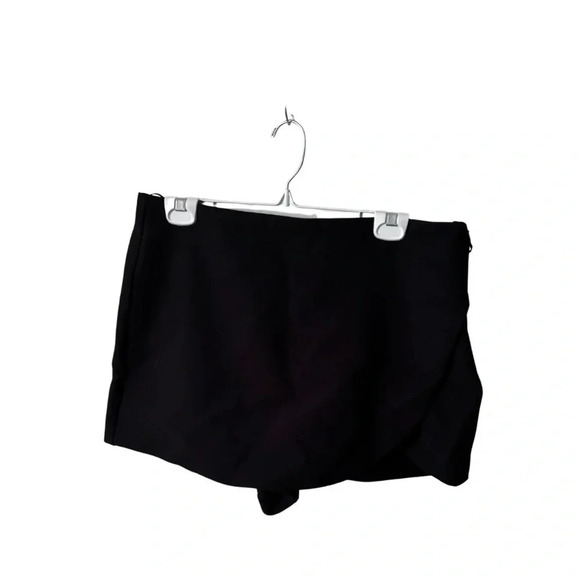 NWOT  | Zara | Black Petal Skort | Size XL - Picture 1 of 6